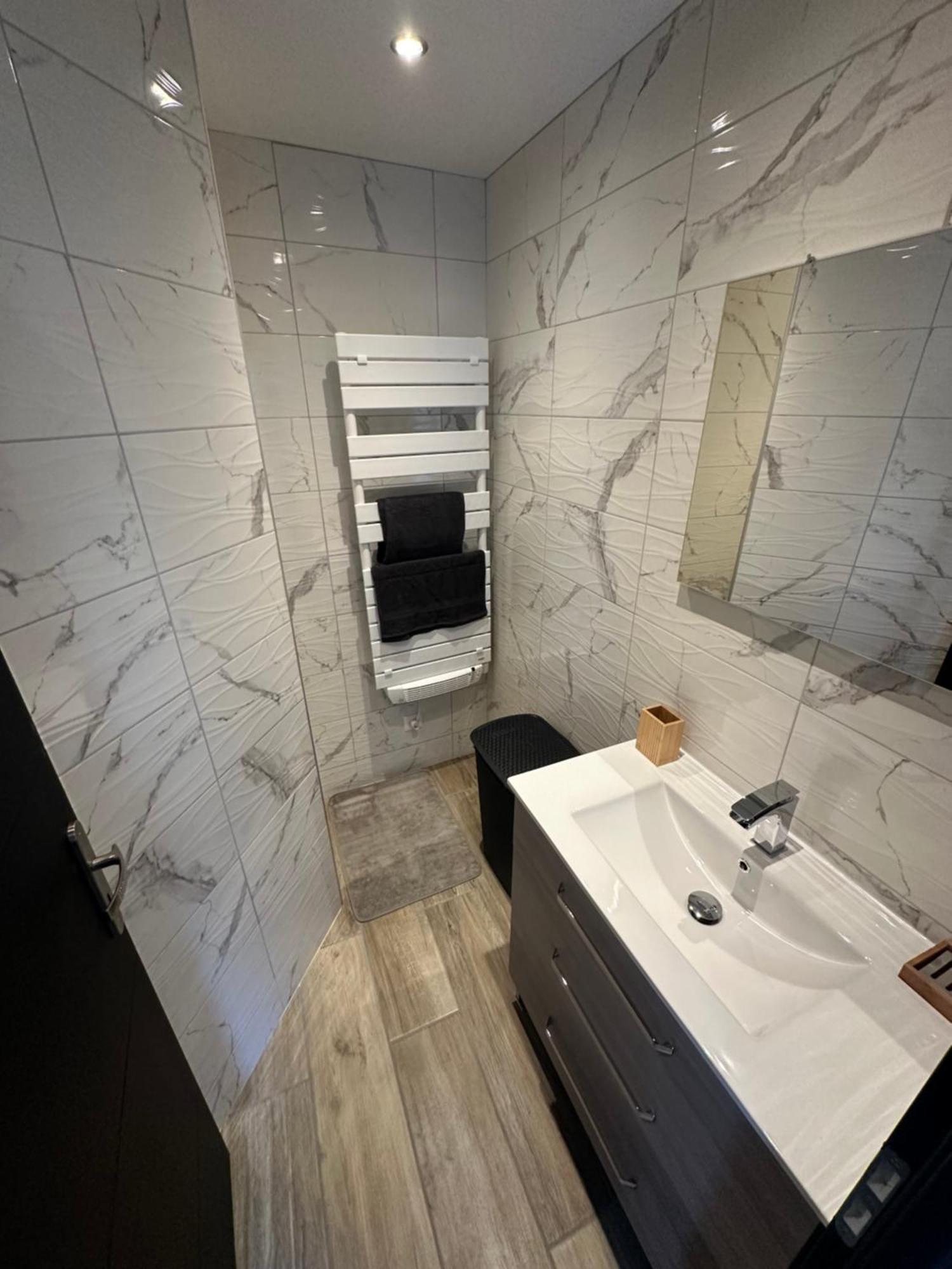 Appartement Moderne Et Confort Châtillon-sur-Seine Екстериор снимка